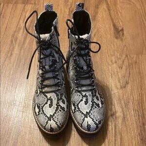 NEW Crown & Ivy NAOMI Snake Print Textile/Fur Trim Lace Up/Zip Ankle Boots